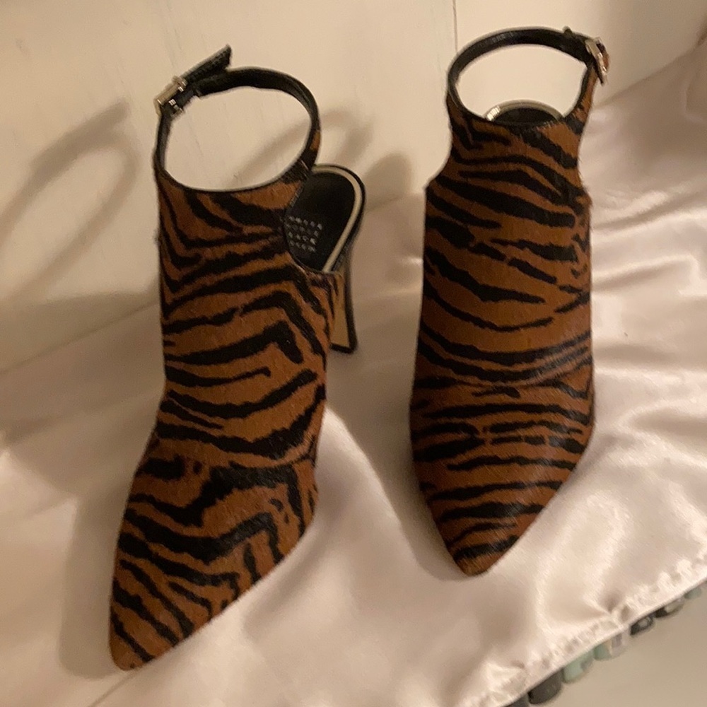 Wow! So gorgeous, White House Black Market, size 8